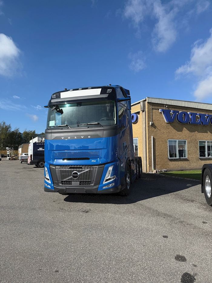 Billede 1 - Volvo FH500 6x2 / Trækker